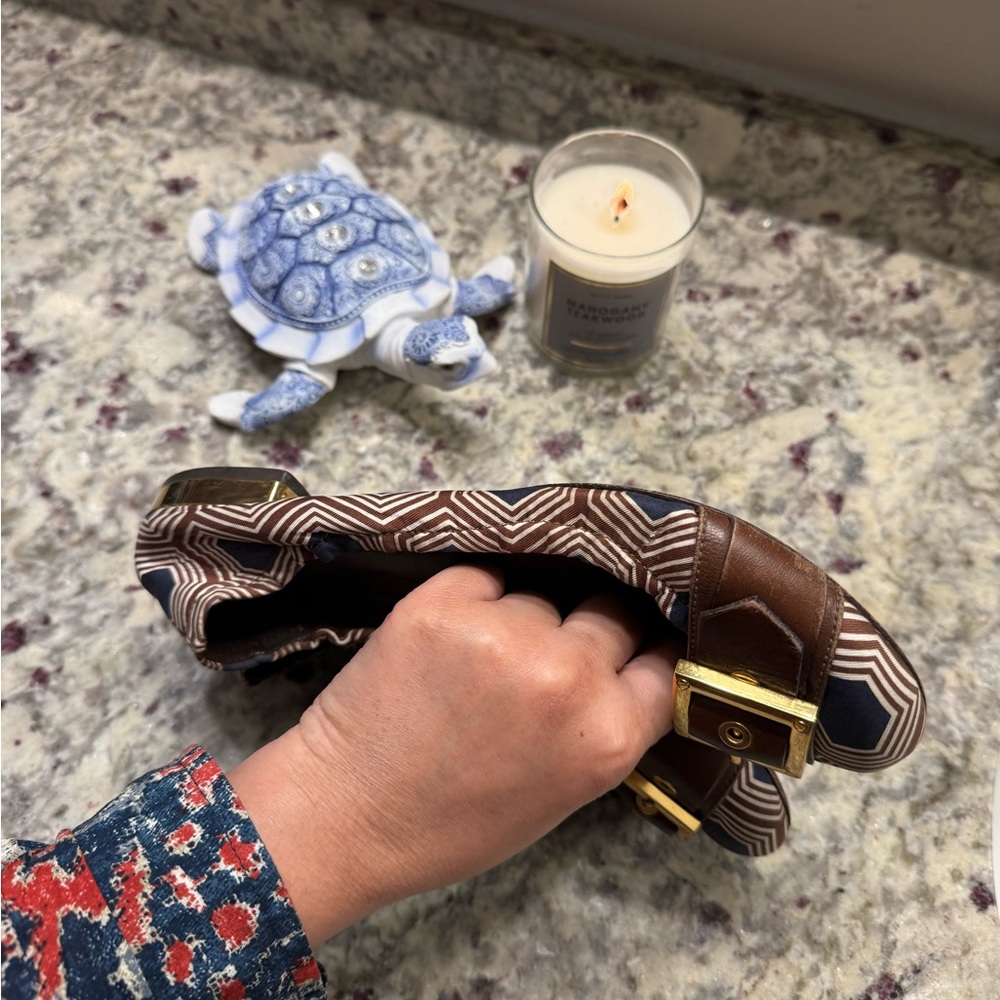 Tory Burch Buckle Sandals Flats Slip Ons Pattern Brown - Picture 9 of 10